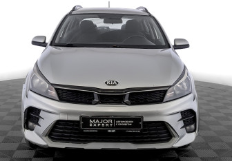 Подержанный автомобиль Kia Rio Hatchback 2021 года (2 фото)