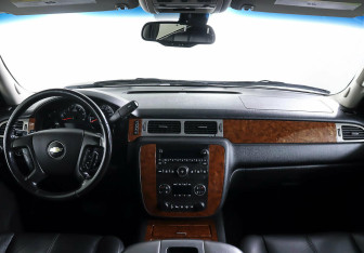 Подержанный автомобиль Chevrolet Tahoe 2008 года (8 фото)