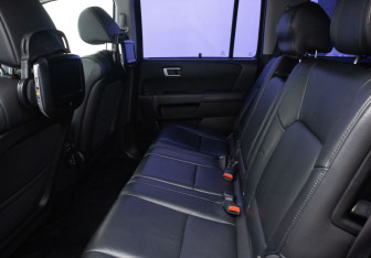 Подержанный автомобиль Honda Pilot 2012 года (11 фото)