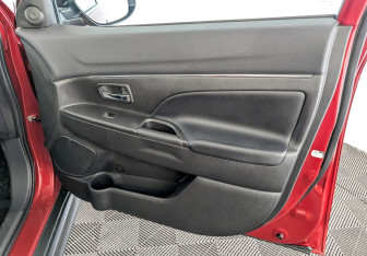 Подержанный автомобиль Mitsubishi ASX 2014 года (25 фото)