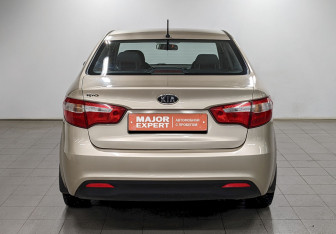 Подержанный автомобиль Kia Rio Sedan 2012 года (6 фото)
