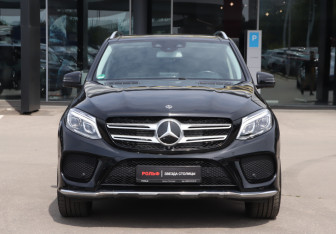 Подержанный автомобиль Mercedes-Benz GLE 2018 года (2 фото)