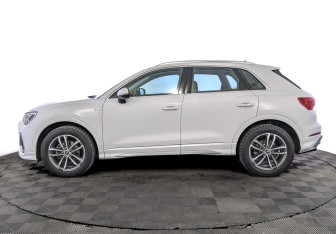Подержанный автомобиль Audi Q3 2023 года (8 фото)