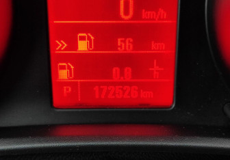 Подержанный автомобиль Opel Astra Sedan 2014 года (16 фото)