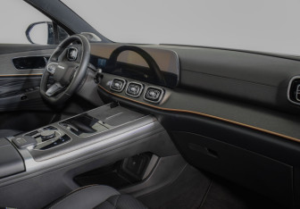Подержанный автомобиль Jaecoo J8 2024 года (9 фото)