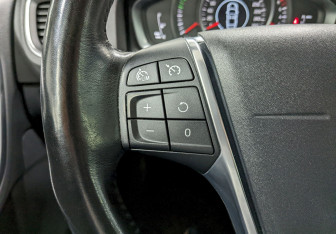 Подержанный автомобиль Volvo S60 2014 года (27 фото)