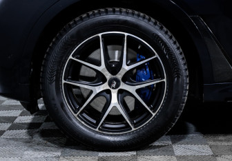 Подержанный автомобиль BMW X7 2019 года (15 фото)