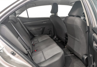 Подержанный автомобиль Toyota Corolla Sedan 2014 года (18 фото)