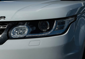 Подержанный автомобиль Land Rover Range Rover Sport 2016 года (18 фото)