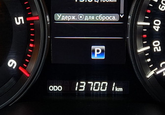 Подержанный автомобиль Toyota Land Cruiser Suv 2019 года (14 фото)