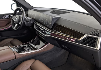 Подержанный автомобиль BMW X5 2023 года (13 фото)