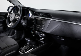 Подержанный автомобиль Kia Rio Hatchback 2021 года (9 фото)