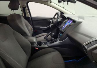 Подержанный автомобиль Ford Focus Wagon 2012 года (9 фото)
