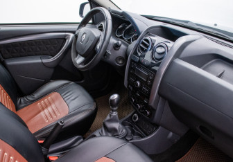 Подержанный автомобиль Renault Duster 2015 года (9 фото)