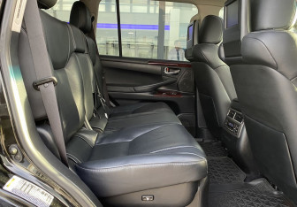 Подержанный автомобиль Lexus LX 2015 года (20 фото)