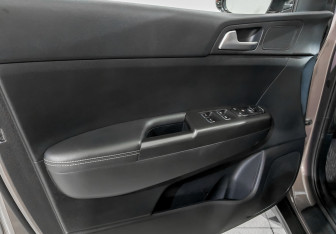 Подержанный автомобиль Kia Sportage 2018 года (19 фото)