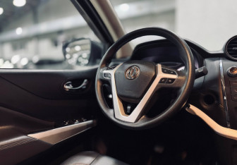 Подержанный автомобиль DongFeng DF6 2022 года (10 фото)