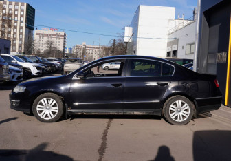 Подержанный автомобиль Volkswagen Passat Sedan 2010 года (4 фото)