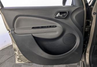 Подержанный автомобиль Citroen C3 Picasso 2012 года (19 фото)