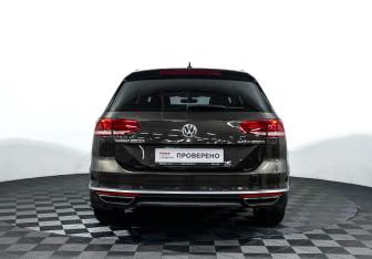 Подержанный автомобиль Volkswagen Passat Wagon 2017 года (6 фото)
