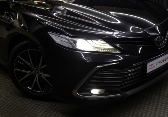 Подержанный автомобиль Toyota Camry Sedan 2021 года (24 фото)