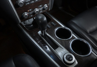 Подержанный автомобиль Nissan Pathfinder 2016 года (12 фото)