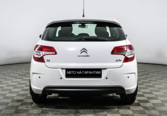 Подержанный автомобиль Citroen C4 Hatchback 2012 года (4 фото)