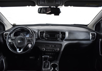 Подержанный автомобиль Kia Sportage 2016 года (10 фото)