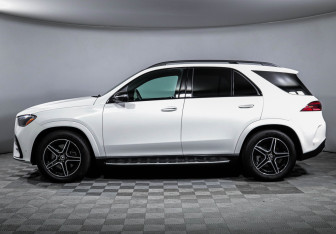 Подержанный автомобиль Mercedes-Benz GLE 2024 года (8 фото)