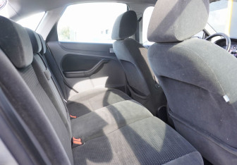 Подержанный автомобиль Ford Focus Hatchback 2007 года (9 фото)