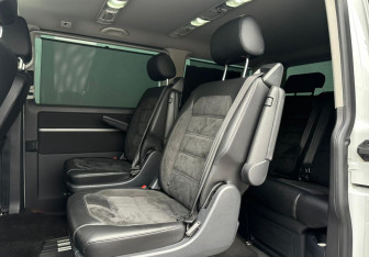 Подержанный автомобиль Volkswagen Multivan 2017 года (10 фото)