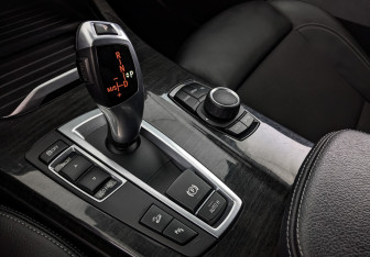 Подержанный автомобиль BMW X4 2015 года (21 фото)