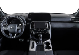 Подержанный автомобиль Lexus LX 2025 года (12 фото)