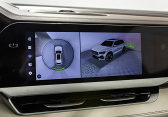 Подержанный автомобиль Geely Monjaro 2023 года (15 фото)