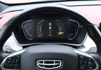 Подержанный автомобиль Geely Coolray 2020 года (11 фото)