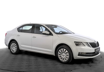 Подержанный автомобиль Skoda Octavia Liftback 2020 года (3 фото)