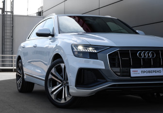 Подержанный автомобиль Audi Q8 2022 года (4 фото)