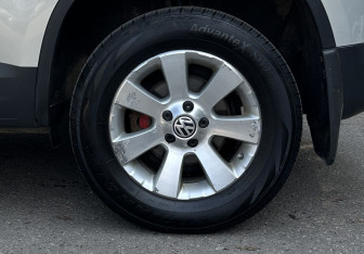 Подержанный автомобиль Volkswagen Tiguan 2012 года (16 фото)