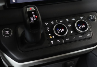 Подержанный автомобиль Land Rover Defender Suv 2021 года (19 фото)