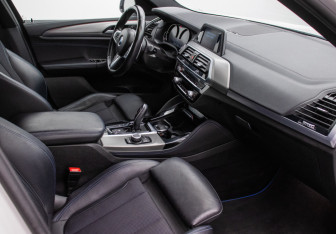 Подержанный автомобиль BMW X4 2019 года (9 фото)