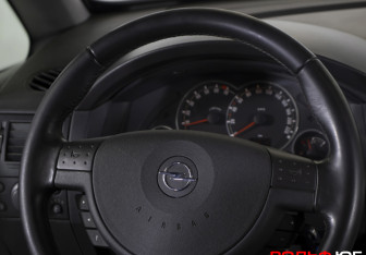 Подержанный автомобиль Opel Meriva 2008 года (11 фото)