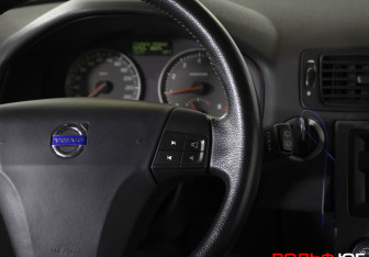 Подержанный автомобиль Volvo C30 2007 года (15 фото)