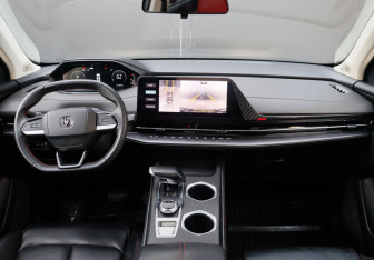 Подержанный автомобиль Changan UNI-S 2024 года (12 фото)