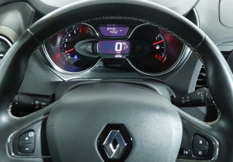 Подержанный автомобиль Renault Kaptur 2018 года (11 фото)