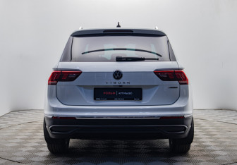 Подержанный автомобиль Volkswagen Tiguan 2021 года (4 фото)