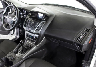 Подержанный автомобиль Ford Focus Sedan 2014 года (6 фото)