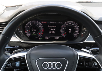 Подержанный автомобиль Audi A8 2019 года (11 фото)