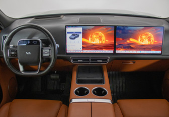 Подержанный автомобиль LiXiang L9 2023 года (12 фото)