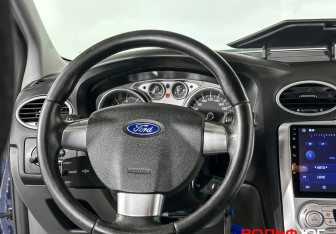 Подержанный автомобиль Ford Focus Wagon 2010 года (13 фото)