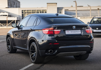 Подержанный автомобиль BMW X6 2013 года (7 фото)